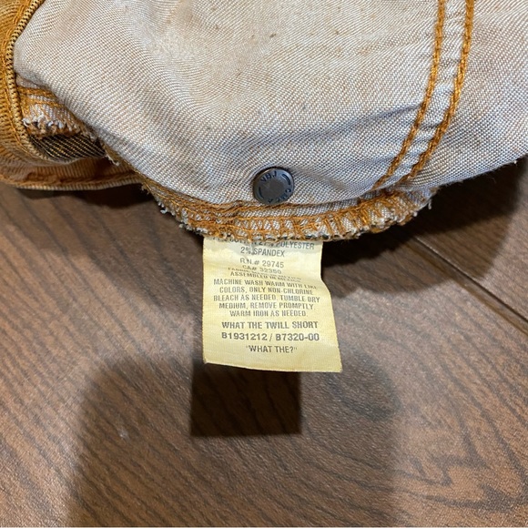 Volcom sz 7 “what the twill” high waited shorts. Mustard color,perfect condition - Picture 12 of 12